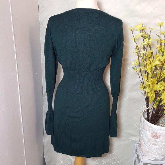 Express women's dress - Picture 2 of 8